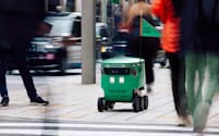 ウーバーイーツジャパンは自律走行ロボットを使った配達を始める