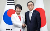 日韓外相はブラジルで開く20カ国・地域（G20）外相会合を機に会談した（21日、リオデジャネイロ）＝外務省提供