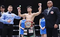 WBOスーパーフライ級王座決定戦でクリスチャン・バカセグアに判定勝ちし、4階級制覇を達成した田中恒成(24日、両国国技館)=共同