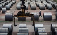 中国からの輸出がアジアの鋼材価格を押し下げている=ロイター