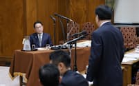 衆院政治倫理審査会で質問を聞く岸田首相（29日）＝代表撮影