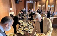 インド人向けに開発したベジタリアン料理を静岡西部の社内食堂やホテル、病院などで普及を目指す（6日）