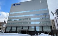 ニプロの再生医療研究開発センターは札幌医科大学に隣接する（2月、札幌市）