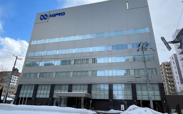 ニプロの再生医療研究開発センターは札幌医科大学に隣接する（2月、札幌市）