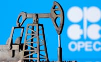 石油輸出国機構（OPEC）プラスが自主減産の延長を打ち出したにもかかわらず原油相場の上値は重い＝ロイター