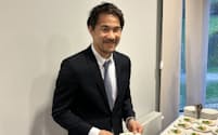 日本政府のイベントに参加したサッカー元日本代表の岡崎慎司選手（１１日、ブリュッセル）