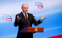 ロシア大統領選で通算5選目となる当選を確実にしたプーチン大統領（17日、モスクワ）＝ロイター