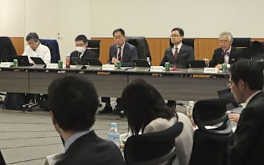 東京都内で開かれた文化審議会の著作権分科会。AIによる権利侵害への対策で、開発者や法律家らが議論する会合の開催が決まった（19日）=共同
