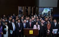 香港の立法会は国家安全条例案を全会一致で可決した（19日、香港）＝ＡＰ