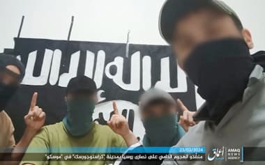 「イスラム国」（IS）がモスクワ郊外の銃乱射テロを実行したと主張する4人の戦闘員（画像の一部が加工されています。IS系列メディアのテレグラムより）　=共同