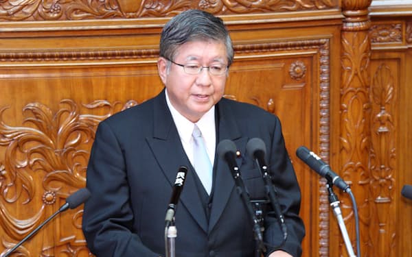 衆院本会議で議長に選ばれた民主党の横路孝弘氏（2009年09月16日）