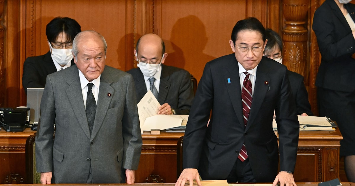 24年度予算成立、過去2番目112兆円 社保・国債費最大 - 日本経済新聞