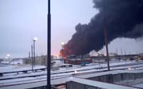 ロシアの製油所ではウクライナのドローン攻撃が相次いだ（３月13日、ロシア西部リャザン州、提供動画から）＝ロイター
