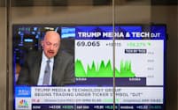 トランプ前大統領が立ち上げたＳＮＳの運営会社トランプ・メディア・アンド・テクノロジー・グループは３月２６日にナスダックに上場、公開後に株価は急騰した＝ロイター