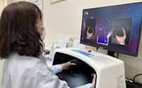 東北医工のリハビリロボットは患者が自分で手指の訓練をできる