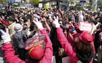 韓国総選挙で与党「国民の力」は苦戦している（９日、ソウル）＝AP