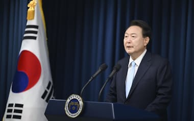 1日に大学医学部の定員増方針に関する談話を発表した韓国の尹錫悦大統領=韓国大統領府提供・共同
