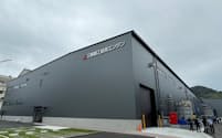 三菱重工航空エンジン長崎工場は２期棟の完成で燃焼器ケースの生産能力が倍増する（11日、長崎市）