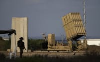 イスラエルはミサイル防衛システムを配備している（イスラエル南部アシュケロン、AP）