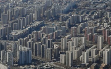 高層住宅が立ち並ぶ北京郊外の住宅街（2月）