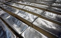 銀は太陽光発電向けなど産業向けの用途が幅広い＝ロイター