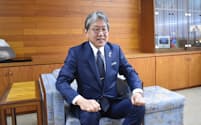 インタビューに答える広島ガスの中川社長（12日、広島市）