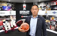 日本バスケットボール協会の東野智弥技術委員長。昨年から中央大学大学院で博士課程に学んでいる