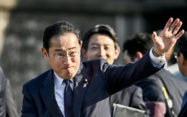 岸田首相は衆院島根1区の応援に2度入ったが、自民党公認候補の勝利には結びつかなかった（27日、松江市） =共同