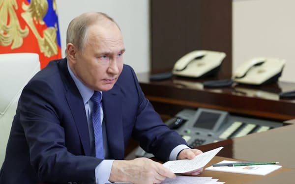 Russian President Vladimir Putin chairs a meeting on economic issues via a video link at the Novo-Ogaryovo state residence outside Moscow, Russia, April 27, 2024. Sputnik/Gavriil Grigorov/Pool via REUTERS  ATTENTION EDITORS - THIS IMAGE WAS PROVIDED BY A THIRD PARTY.