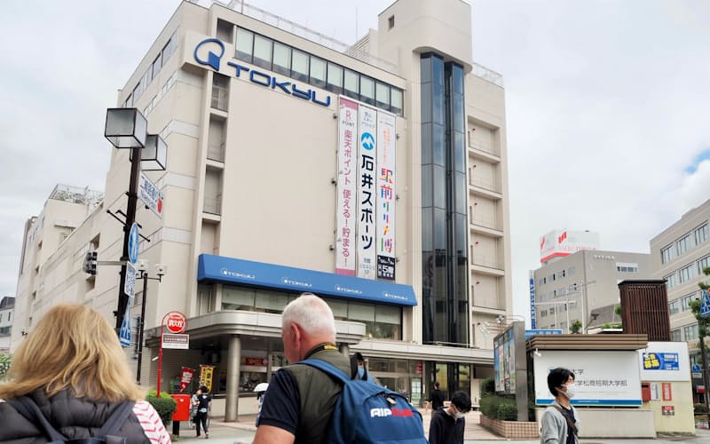 ながの東急百貨店(長野市)は駅前店舗でのテナント入れ替えなどを進めている