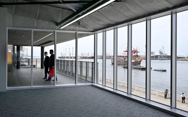 報道陣に公開された天保山客船ターミナル（2日、大阪市港区）