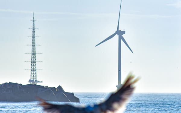 銚子沖の洋上風力発電施設は現在の1基（東京電力系）から三菱商事が2028年に30基超に増やす計画だ（銚子市提供）