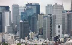 オフィス系REITが買われている（東京・新宿の高層ビル群）
