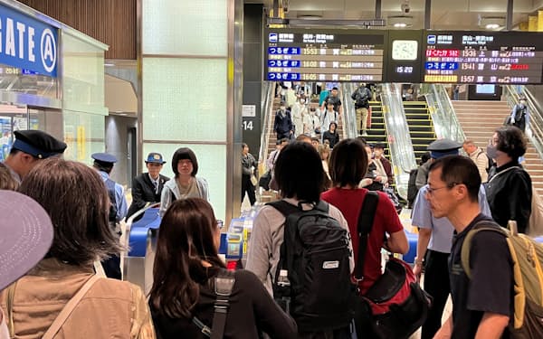 敦賀延伸効果もあり北陸新幹線（上越妙高―糸魚川間）の利用者は14%増えた（6日、金沢駅）