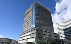 村田製作所が横浜市に400億円を投じて新設した「みなとみらいイノベーションセンター」（15日、横浜市）