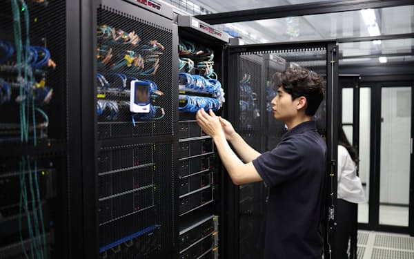 IEAは、データセンターが消費する電力は26年までに22年の倍以上の1000テラワット時になると予測する=ロイター