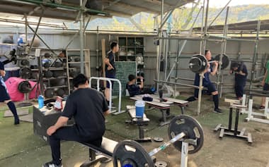 武田高校では平日の1日の練習時間はわずか50分。ほぼ全てをフィジカル強化のトレーニングにあてる(広島県東広島市)