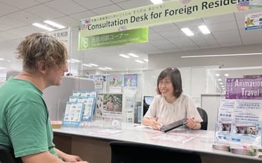 7月1〜2日には計14人の外国人から相談があった(東京都豊島区)
