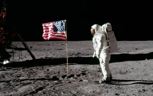 アポロ11号、月着陸からきょうで55年 宇宙探査は新時代 解剖 経済安保 スペースウォーズまとめ読み - 日本経済新聞