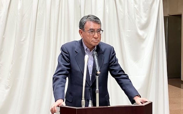 河野太郎デジタル相、脱原発を修正 AIで電力需要増え「活用必要」 - 日本経済新聞