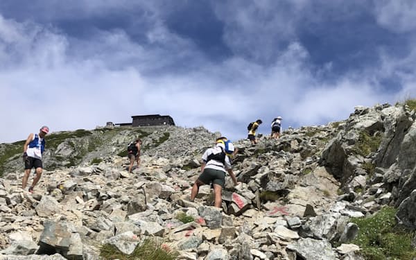 ゴールの山頂付近。獲得標高は3000メートルにもなる