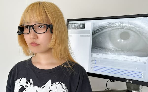 大學院生の山中さんは目の動きを分析し、目が心拍による頭部の揺れを打ち消すことを発見した=中部大學提供
