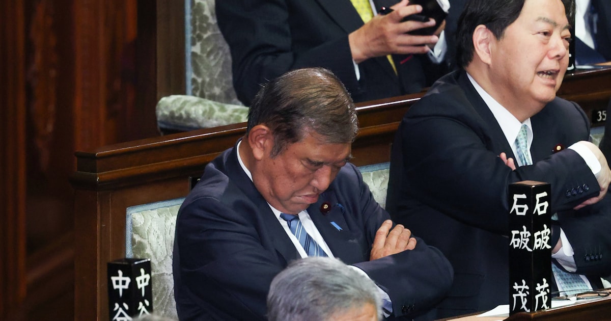 石破首相が首相指名選挙中に居眠りか 風邪気味で薬服用 - 日本経済新聞