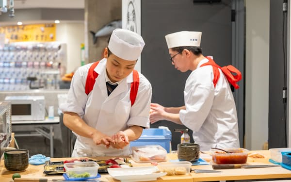 2月に開催された「寿司挑(すしちゃれ)」では、県内のすし店で働く若手職人がすしを振る舞った