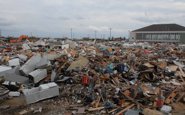 東日本大震災で発生した災害ゴミ(千葉県旭市)