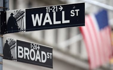 米ニューヨークのウォール街=ロイター