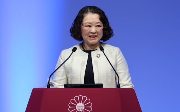 自民党大会であいさつする連合の芳野会長(9日、東京都港区)