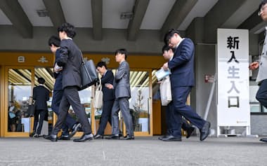 進学先でのJASSOの奨学金の申込時期は毎年、春と秋にある