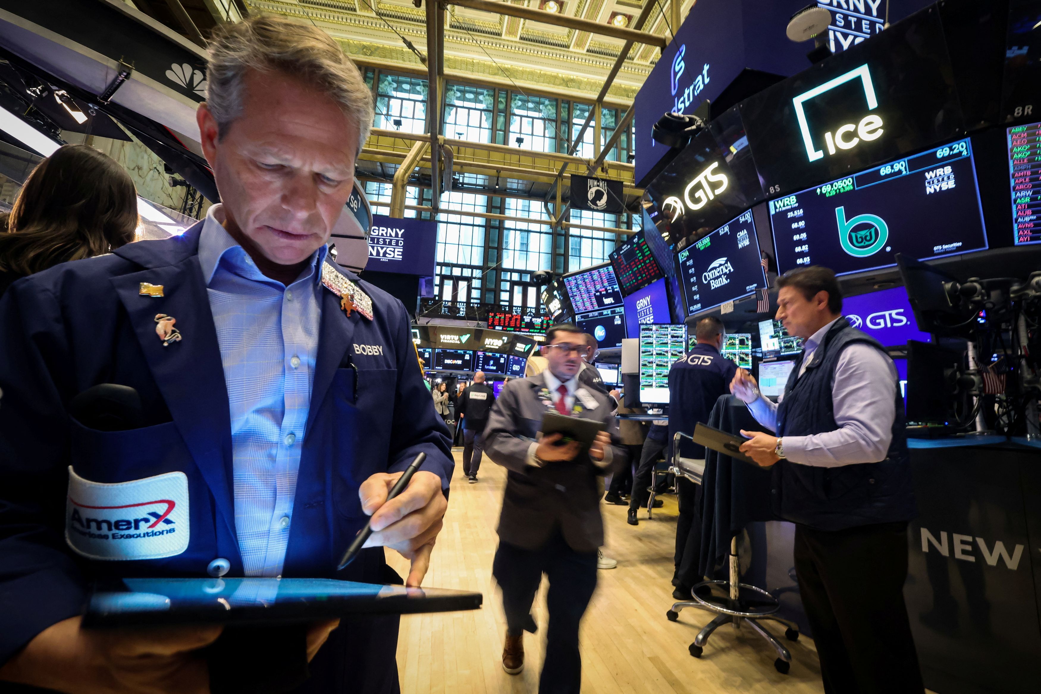 NYダウ、一時1300ドル安 トランプ氏利下げ要求を懸念