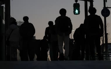 低収入層を中心に負債が膨らんでいる可能性が高い